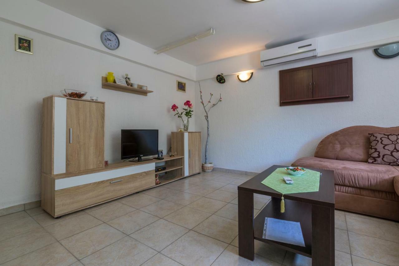 Apartments Marica 노비비노돌스키 외부 사진